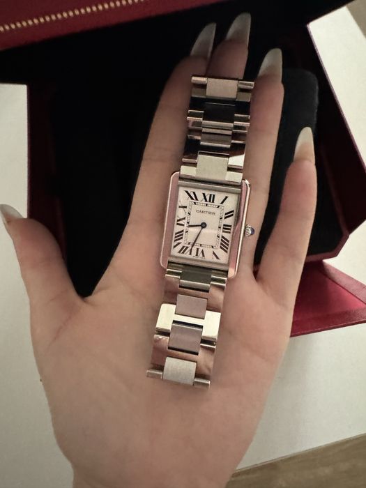 Cartier часы tank must