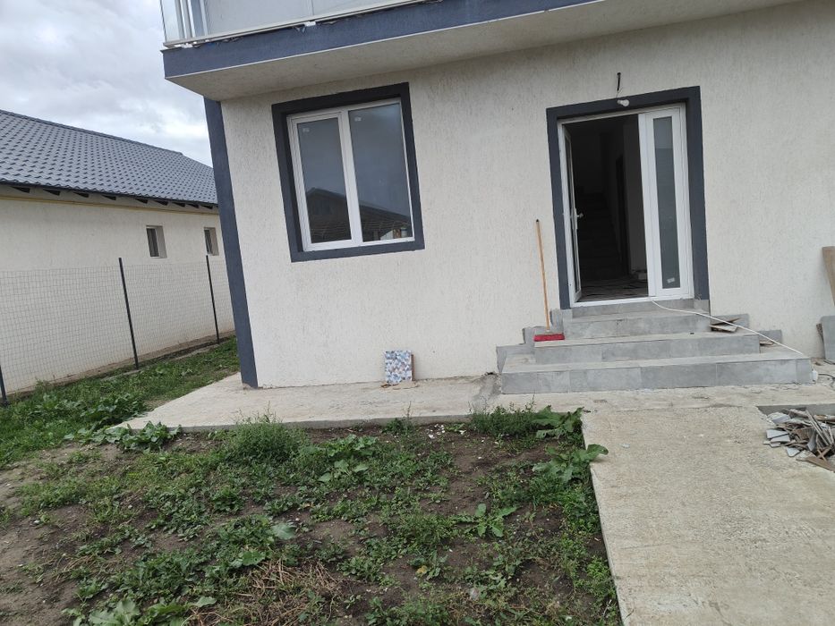 Închiriez vilă nouă Cumpăna