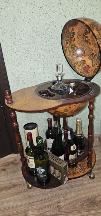 Продаю Бар-глобус.