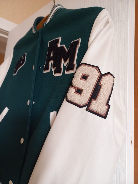 Продам бомбер 146-155