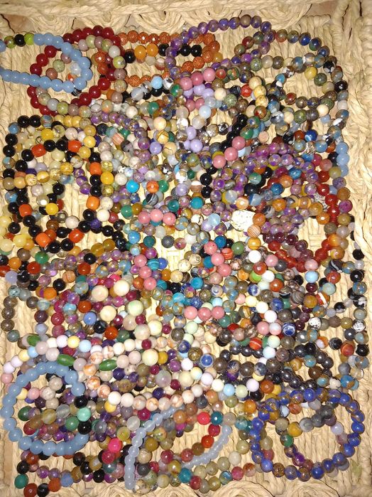 Brarari pietre semiprețioase lucrate manual.