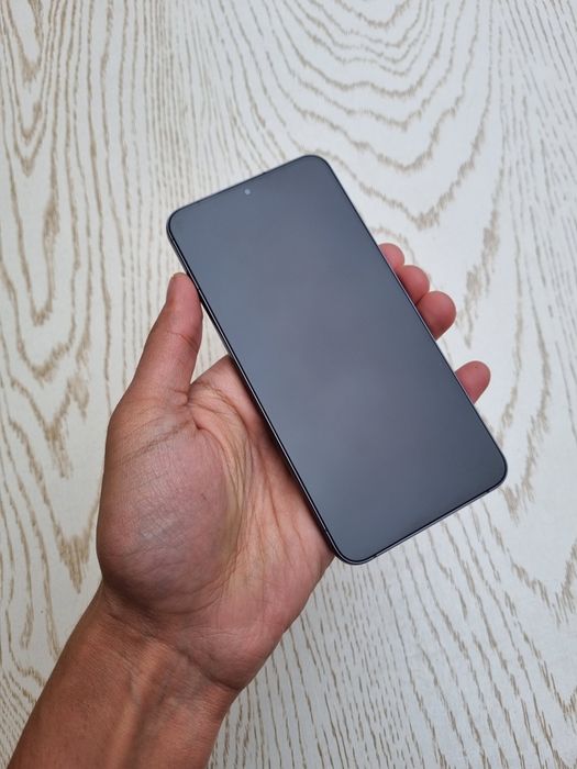 Samsung Galaxy S22 Plus 5G Black. OzU 8/256 GB. Garantya