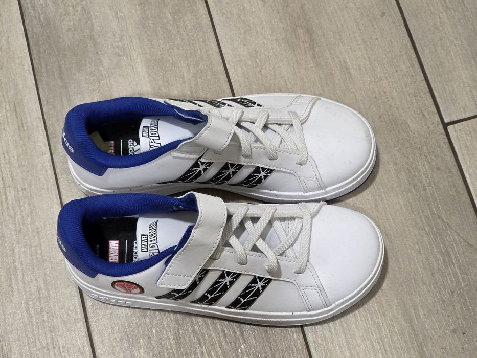 Adidas  Grand court Marvel Spider-man