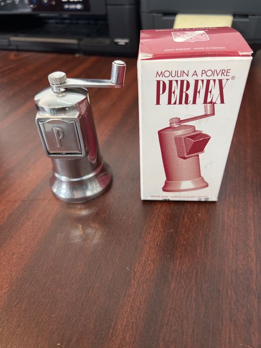 Rasnita de piper manuala  Moulin a poivre