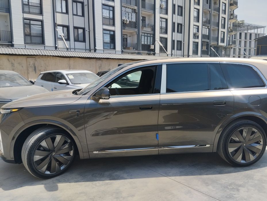 Li Auto L9 Livis 2026

• 6 мест, просторный пр