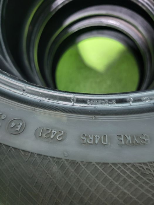 4 бр зимни 215/60/18 Continental Runflatt