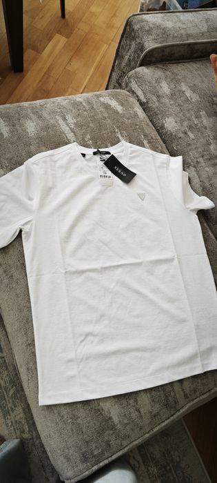 Guess  футболки новые