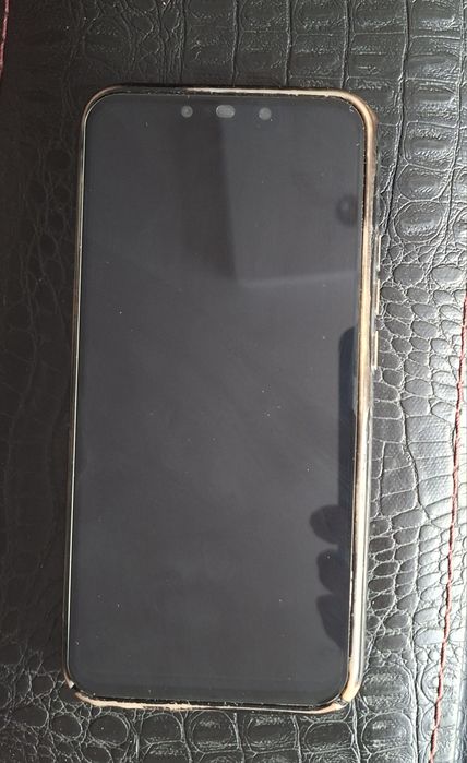 Продам телефон HUAWEI Mate 20 lite.