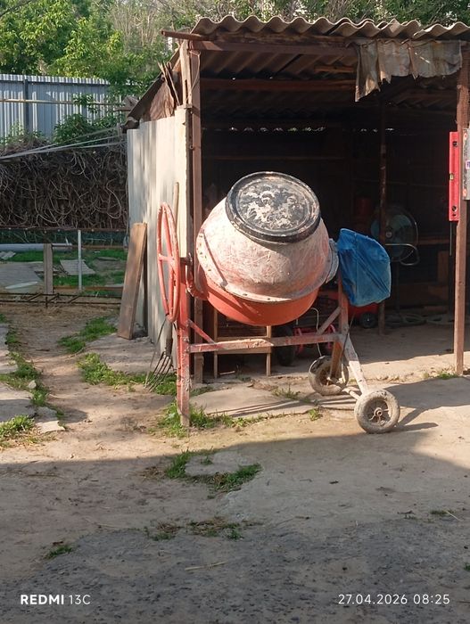 Продается бетон мешалка состоянии новое