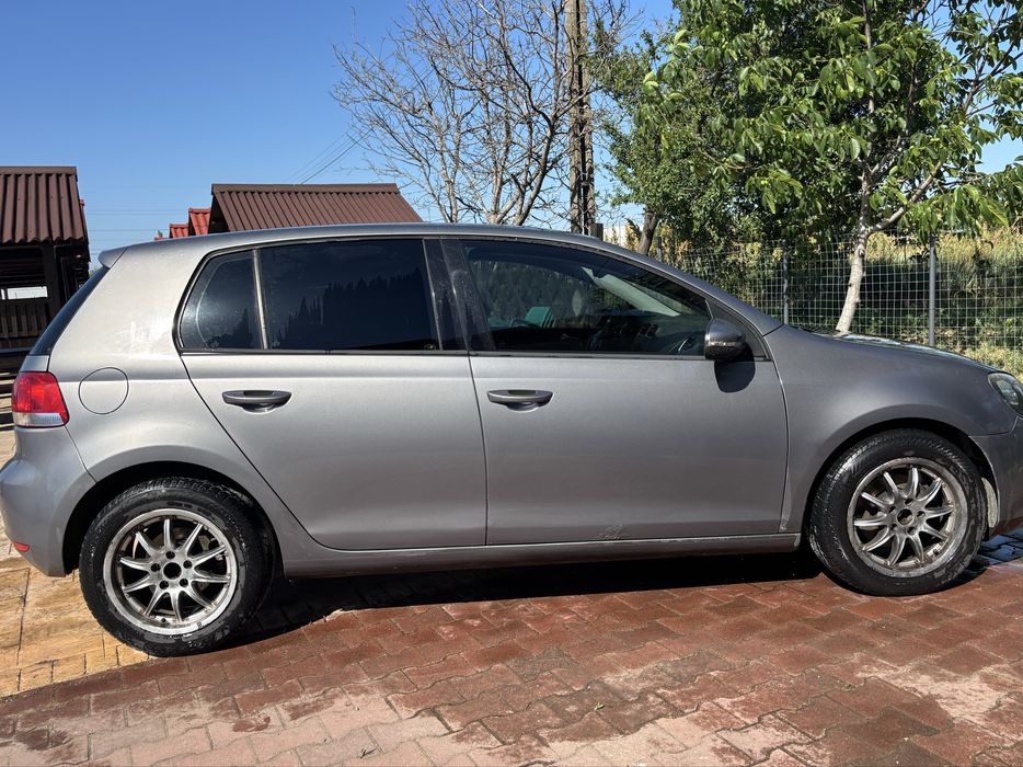 VOLKSWAGEN Golf 2010 — imagine 2