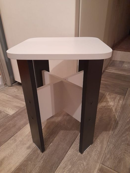 Продам табуретки новые