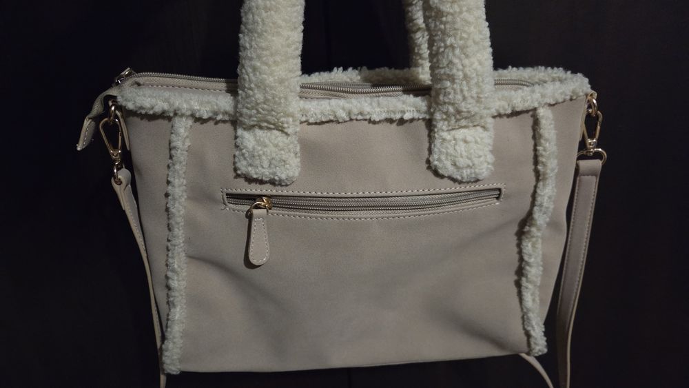 Дамски чанти и раници