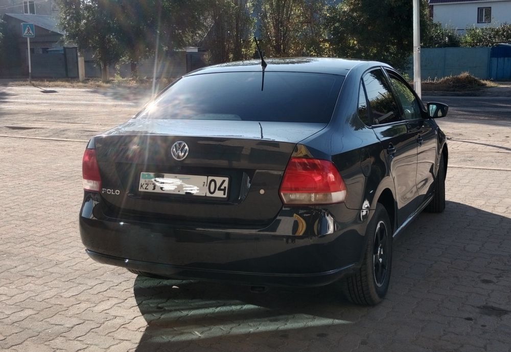 Продам авто поло седан