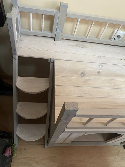 Дървена къщичка за котка