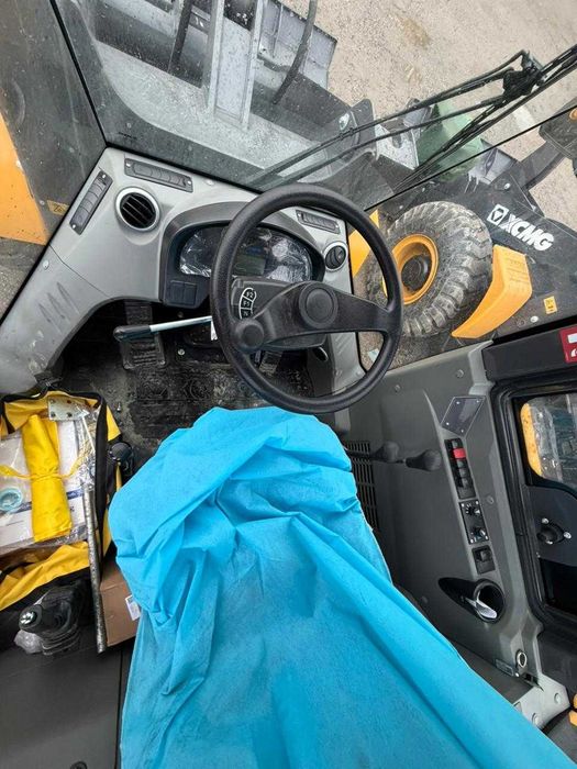 Фронтальный погрузчик XCMG LW300FN
