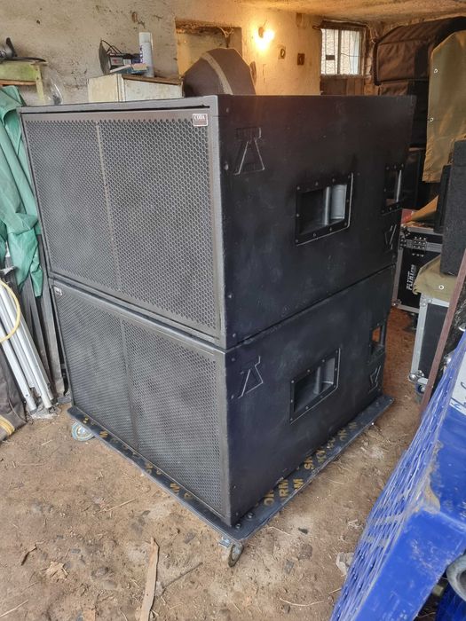 4броя бас каси V образни 18-инчови с говорители BMS 18S4300