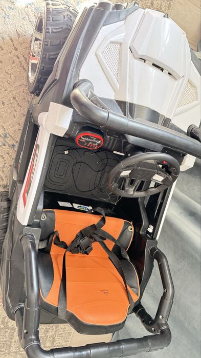 Машина детская в отличном состоянии