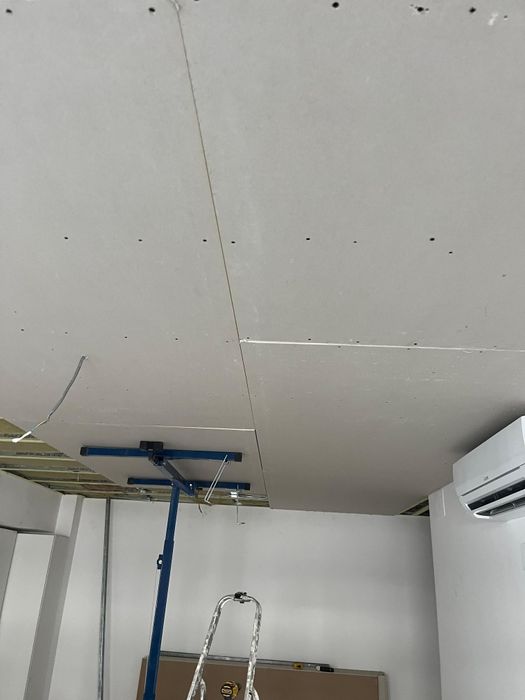 Renovări de case și apartamente.