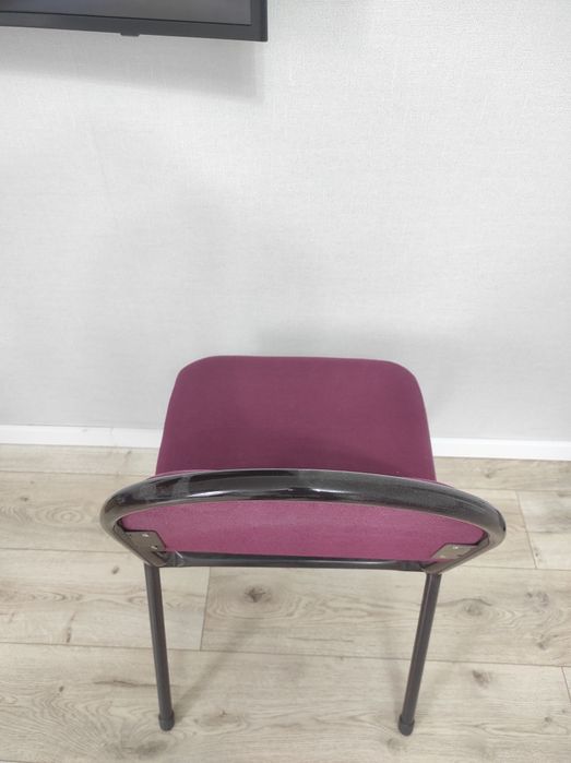 Стулья (красный, черный)