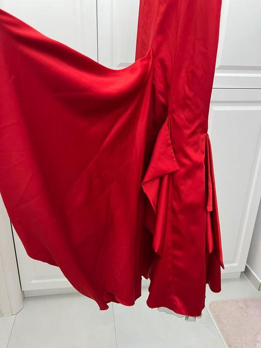 Vand rochie rosie saten