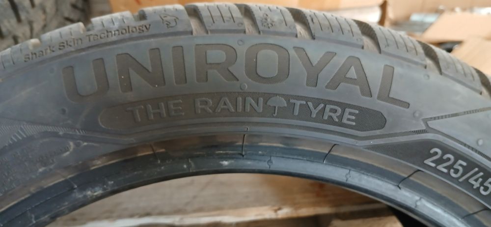 Зимни гуми UNIROYAL 225/45/17