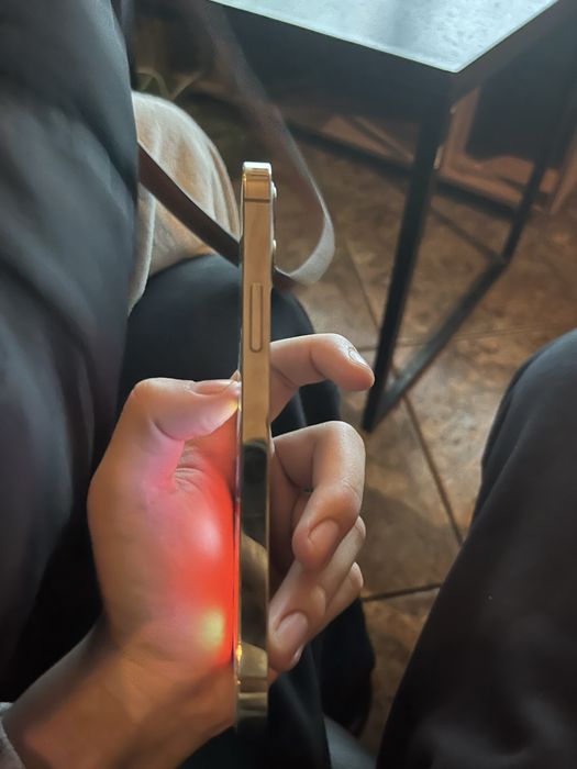 продам айфон 12 про