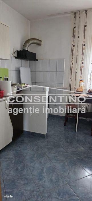 Se vinde apartament cu 2 camere , Brosteni , la etajul 3