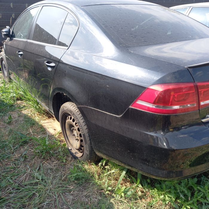 Dezmembrez  passat b7