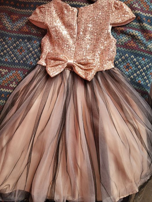 Детска рокля за повод