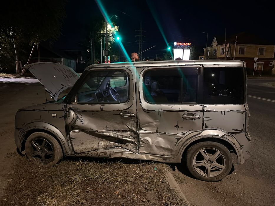 Nissan cube  2003
