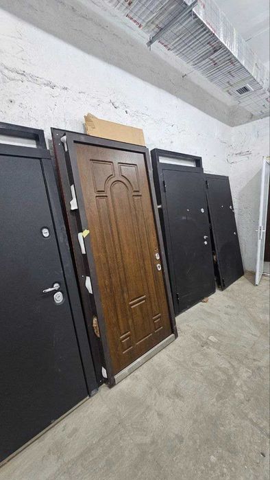 Итальянские замки и двери. Осталось 15.