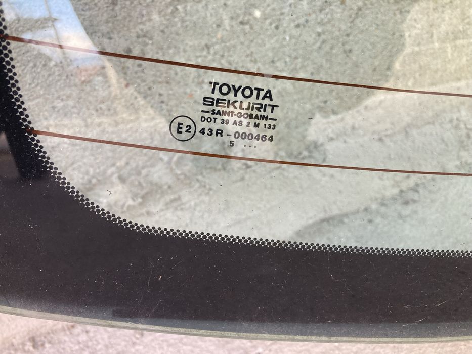 Задно стъкло за тойота авенсис седан/toyota avensis t25 03-08г