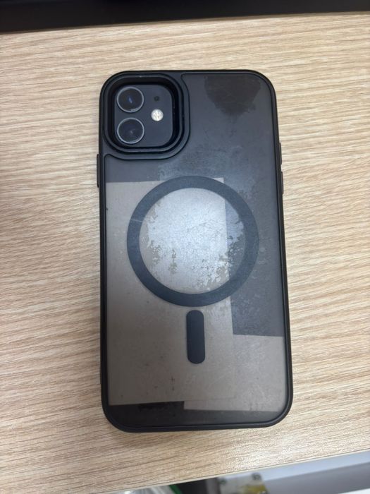 iPhone 11 черного цвета на 64 гб