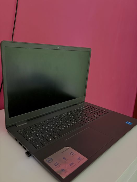 Лаптоп  Dell Vostro 3500