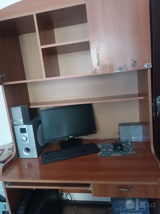 Компьютер столи сотилади