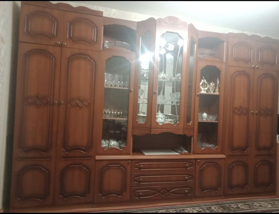 Стенка в отличном состоянии.