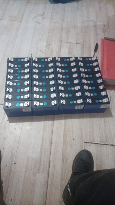 Celule lifepo4  vând celule lifo4 280ah  și m31 și 200ah