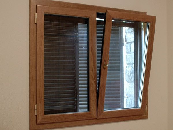 Plase de insecte , geamuri din PVC , rulouri exterioare , usi de garaj