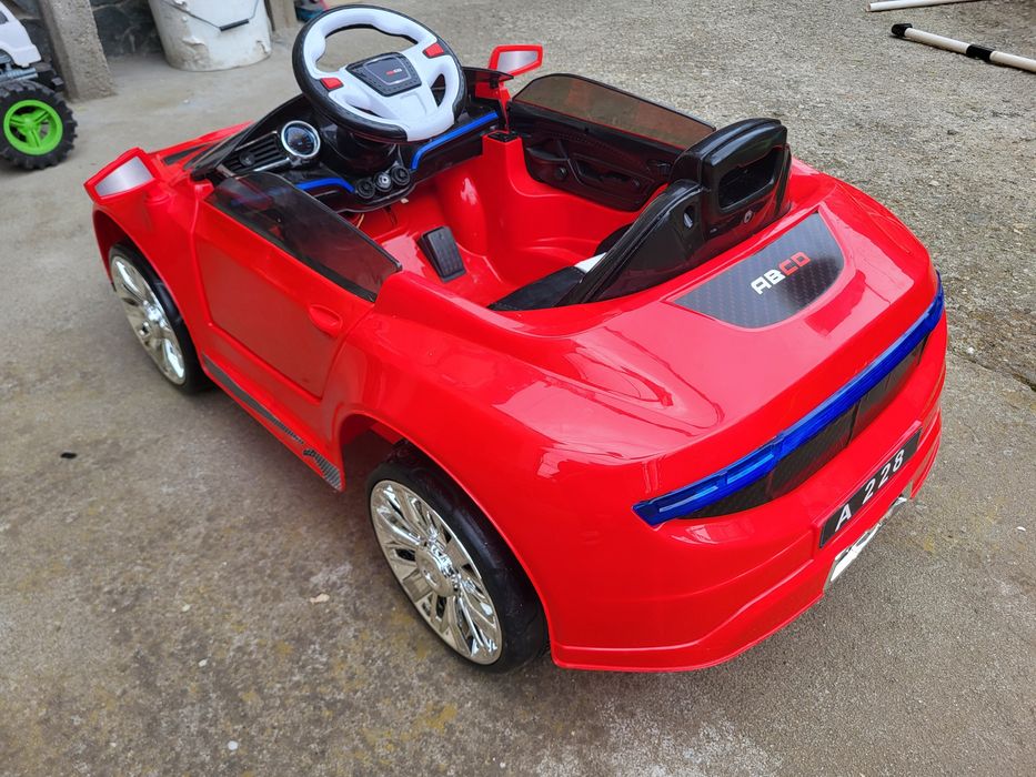 Детска кола на батерия с дистанционно