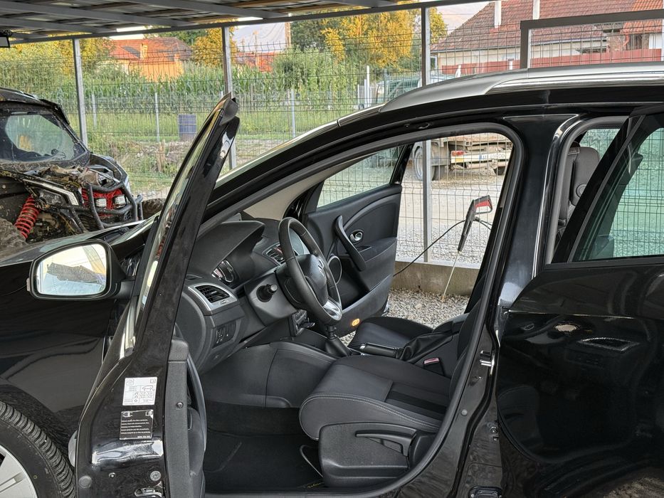Renault Megane 12/2011 Euro 5 1.9 dCi 130 CP  SE POATE IN RATE