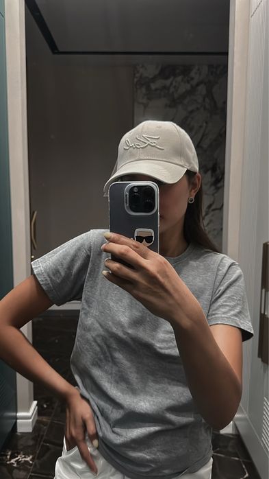 Продам новые кепки