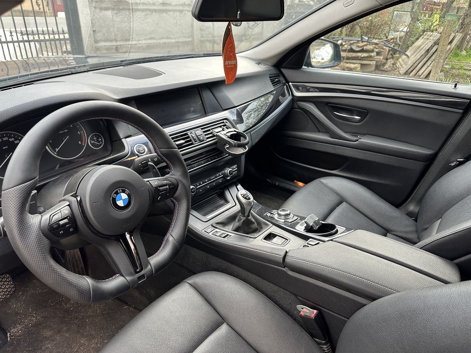 Vând BMW Seria 5 Touring (F11), an fabricație 2012, motorizare 2.0 diesel (520d), cutie manuală.