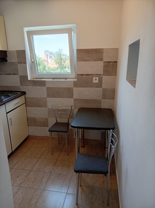 Închiriez garsonieră zonă centrală, telefon 0745101099