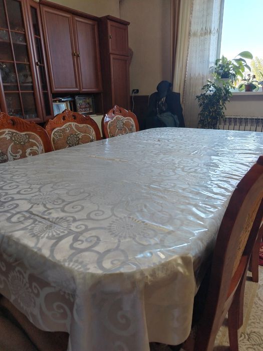 Продам стол и стулья