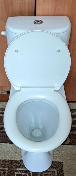 Унитаз в сборе в отличном состоянии б/у