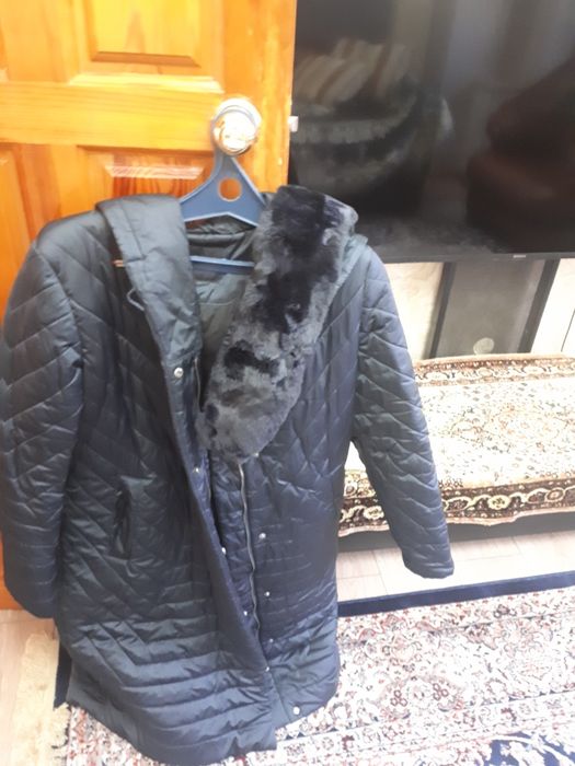 Продам женскую куртку б/у