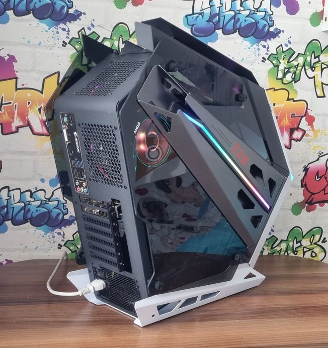 Unitate PC Gaming: Ryzen 7 3700x/32GB RAM/GTX 1080 8GB/256 SSD/1TB