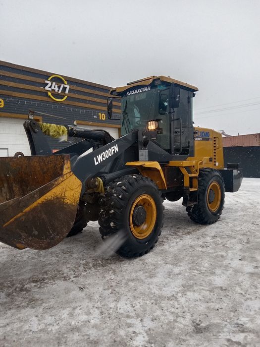 Продам фронтальный погрузчик