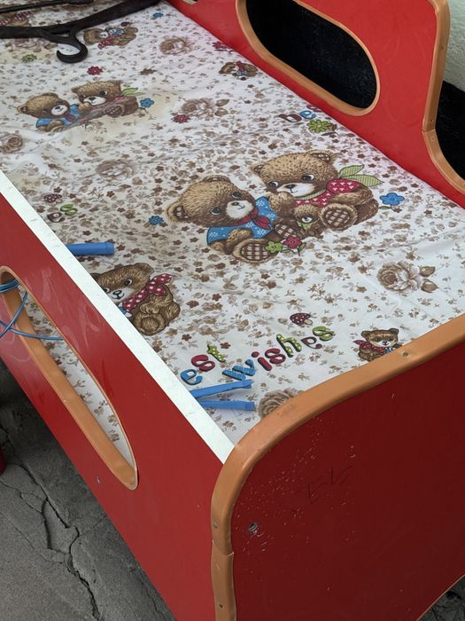 Шкаф и кровать десткие для девочки