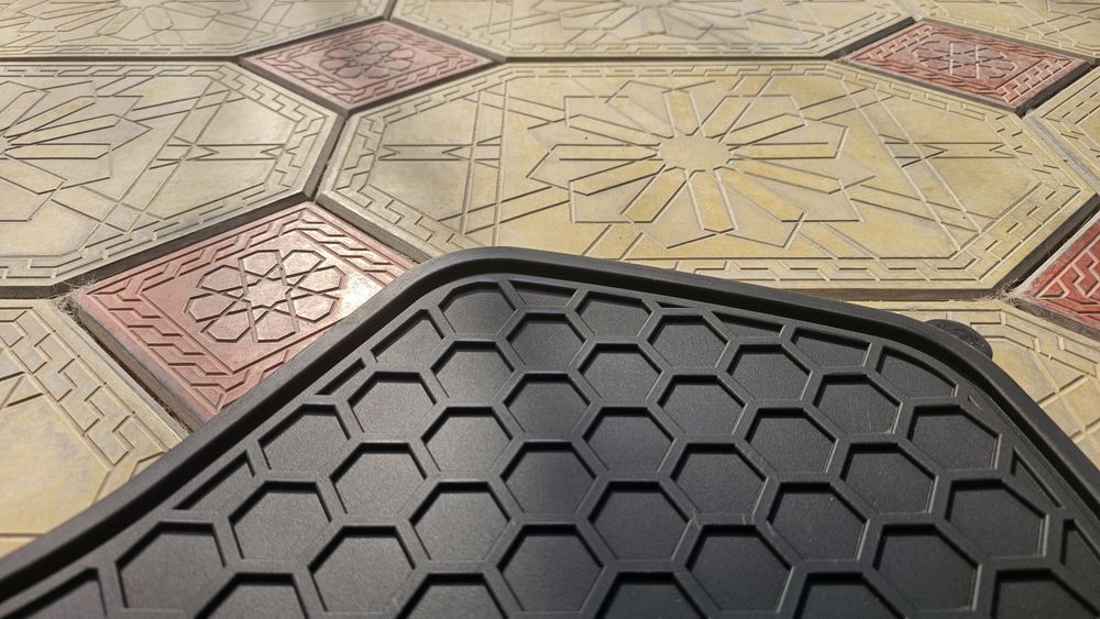 Полик багажа таета приус